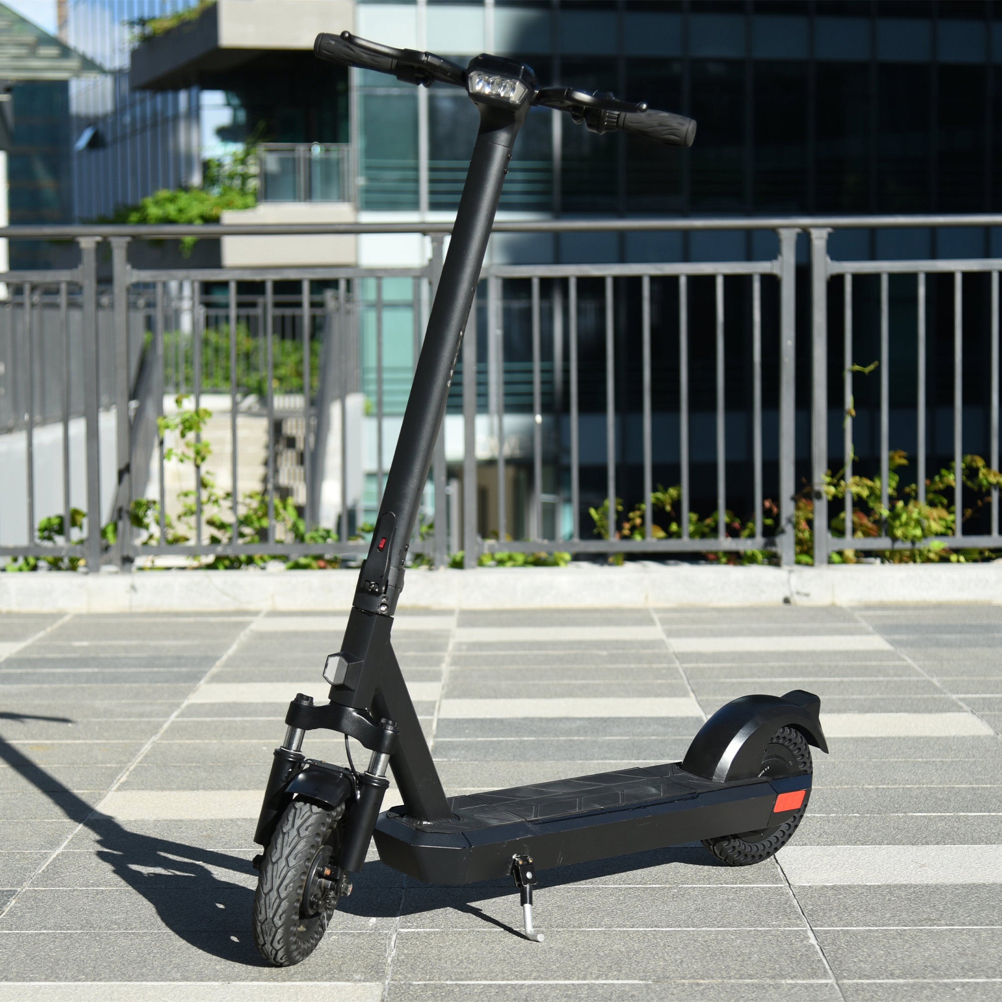 C8 Max Commuter Scooter Foldable E-Scooter Stand Up Electric Scooter With App Control
