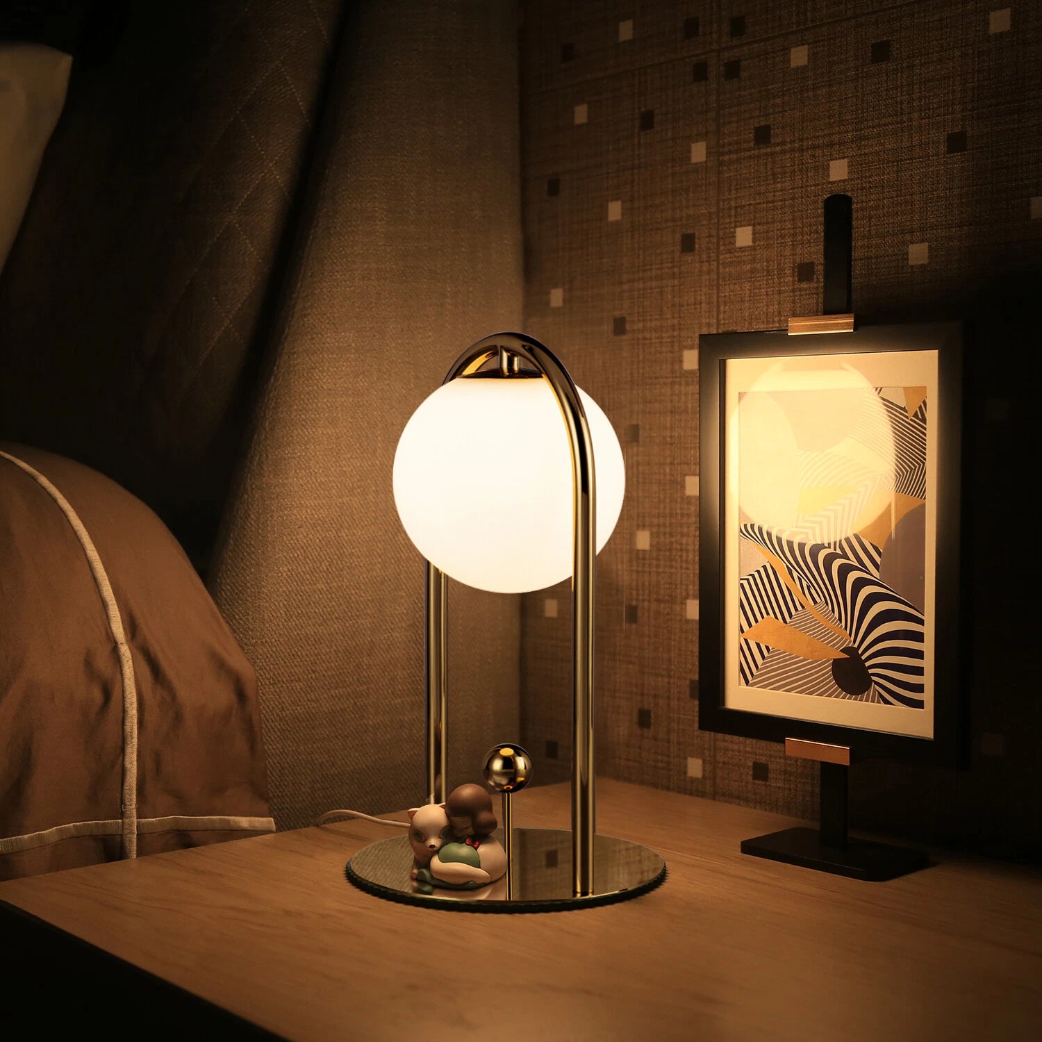 Minimalist Cream Bedside Table Lamp